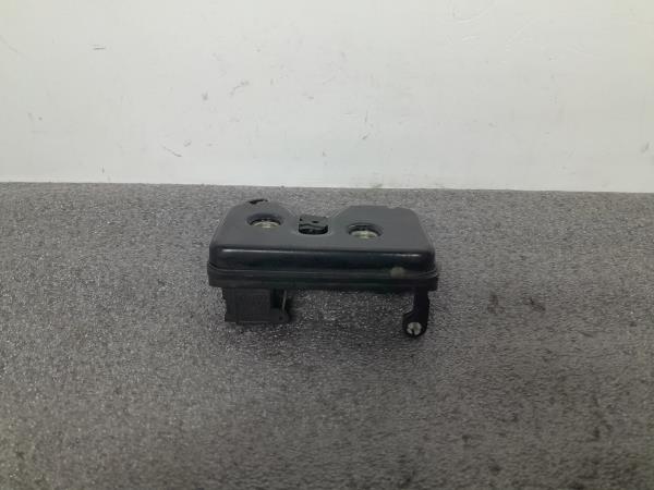 Fecho Tampa Mala VOLKSWAGEN POLO (6N1) | 94 - 99 Imagem-2 Fecho Tampa Mala VOLKSWAGEN POLO (6N1) | 94 - 99 Imagem-2