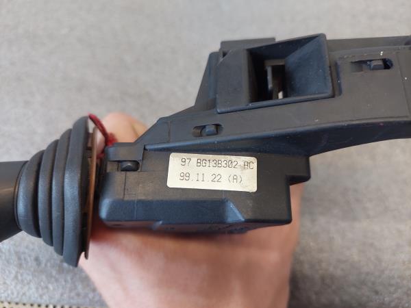 Comutador / Manete (Luzes/Piscas/Escovas/Fita) FORD MONDEO II (BAP) | 96 - 00 Imagem-3 Comutador / Manete (Luzes/Piscas/Escovas/Fita) FORD MONDEO II (BAP) | 96 - 00 Imagem-3