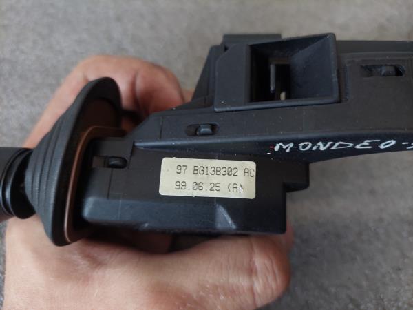 Comutador / Manete (Luzes/Piscas/Escovas/Fita) FORD MONDEO II (BAP) | 96 - 00 Imagem-2 Comutador / Manete (Luzes/Piscas/Escovas/Fita) FORD MONDEO II (BAP) | 96 - 00 Imagem-2