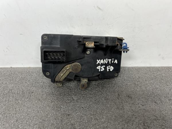 Fecho Porta Frente Dto CITROEN XANTIA (X1_, X2_) | 93 - 03 Imagem-3 Fecho Porta Frente Dto CITROEN XANTIA (X1_, X2_) | 93 - 03 Imagem-3