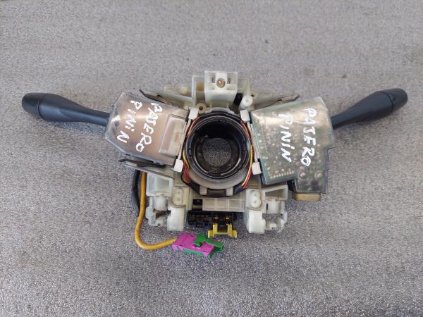 Comutador / Manete (Luzes/Piscas/Escovas/Fita) MITSUBISHI PAJERO PININ (H6_W, H7_W) | 99 - 07 Imagem-4 Comutador / Manete (Luzes/Piscas/Escovas/Fita) MITSUBISHI PAJERO PININ (H6_W, H7_W) | 99 - 07 Imagem-4