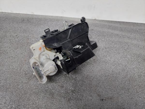 Fecho Porta Frente Dto FIAT DOBLO Veículo multiuso (119_, 223_) | 01 - Imagem-1 Fecho Porta Frente Dto FIAT DOBLO Veículo multiuso (119_, 223_) | 01 - Imagem-1