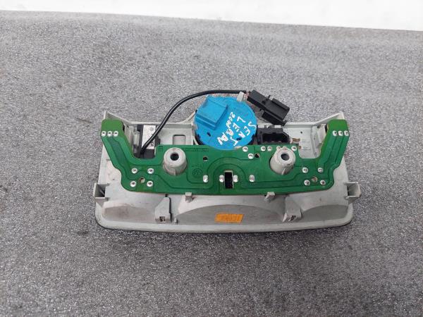 Plafonier SEAT LEON (1M1) | 99 - 06 Imagem-1 Plafonier SEAT LEON (1M1) | 99 - 06 Imagem-1