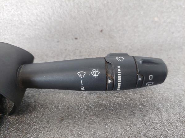 Comutador / Manete (Luzes/Piscas/Escovas/Fita) RENAULT ESPACE III (JE0_) | 96 - 02 Imagem-1 Comutador / Manete (Luzes/Piscas/Escovas/Fita) RENAULT ESPACE III (JE0_) | 96 - 02 Imagem-1