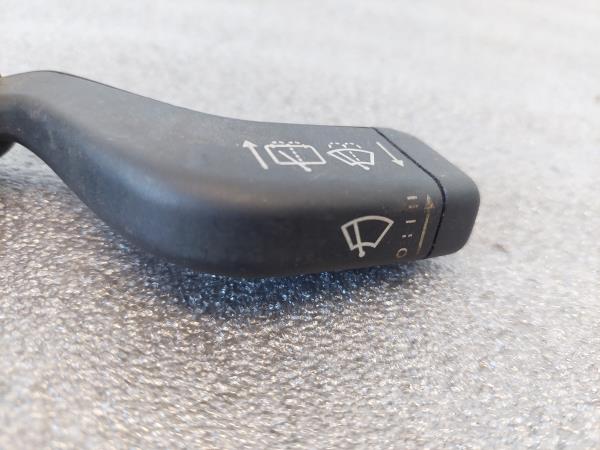 Comutador / Manete (Luzes/Piscas/Escovas/Fita) OPEL CORSA B (S93) | 93 - 02 Imagem-1 Comutador / Manete (Luzes/Piscas/Escovas/Fita) OPEL CORSA B (S93) | 93 - 02 Imagem-1