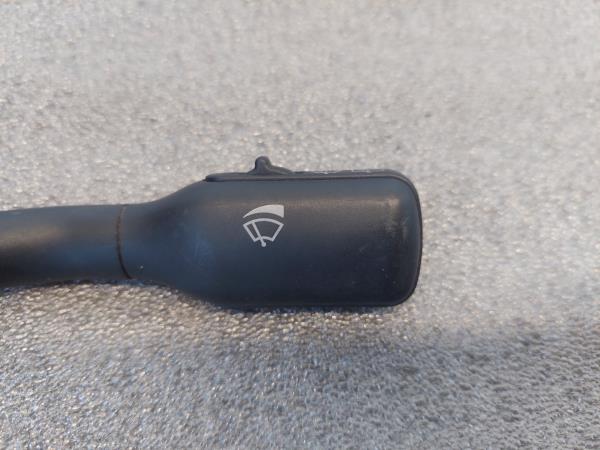 Comutador / Manete (Luzes/Piscas/Escovas/Fita) AUDI A4 Avant (8D5, B5) | 94 - 02 Imagem-2 Comutador / Manete (Luzes/Piscas/Escovas/Fita) AUDI A4 Avant (8D5, B5) | 94 - 02 Imagem-2