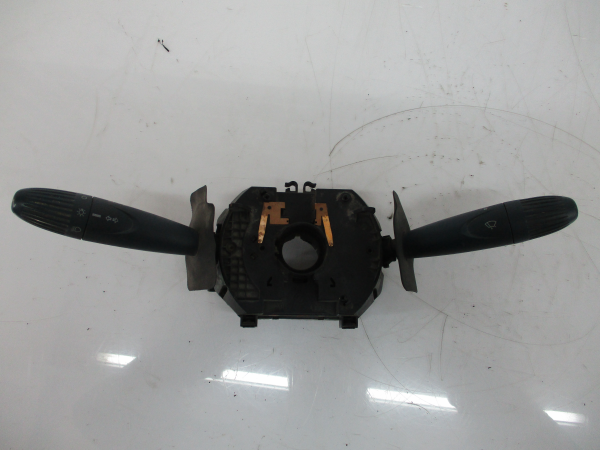Comutador / Manete (Luzes/Piscas/Escovas/Fita) FIAT DOBLO Veículo multiuso (119_, 223_) | 01 - Imagem-1 Comutador / Manete (Luzes/Piscas/Escovas/Fita) FIAT DOBLO Veículo multiuso (119_, 223_) | 01 - Imagem-1