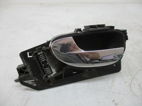 Puxador Interior Frente Esq PEUGEOT 307 SW (3H) | 02 - 09 Imagem-1 Puxador Interior Frente Esq PEUGEOT 307 SW (3H) | 02 - 09 Imagem-1