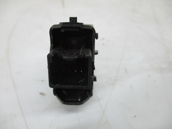 Comando/Interrutor/Botao Vidro Frente Dto FORD FIESTA VI (CB1, CCN) | 08 - Imagem-2 Comando/Interrutor/Botao Vidro Frente Dto FORD FIESTA VI (CB1, CCN) | 08 - Imagem-2