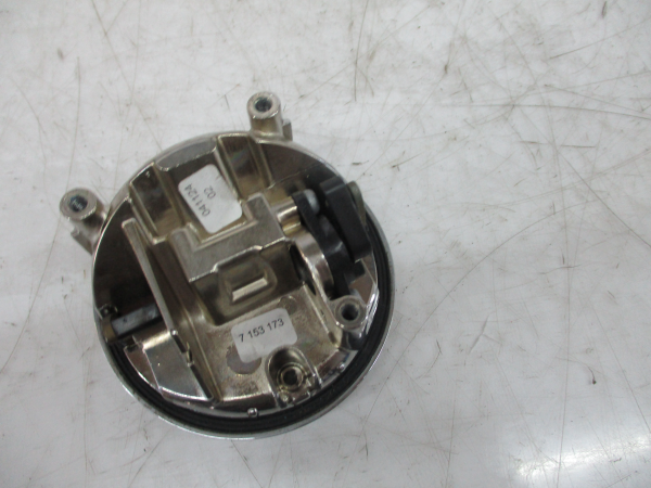 Puxador Tampa Mala BMW 1 (E87) | 03 - 13 Imagem-2 Puxador Tampa Mala BMW 1 (E87) | 03 - 13 Imagem-2