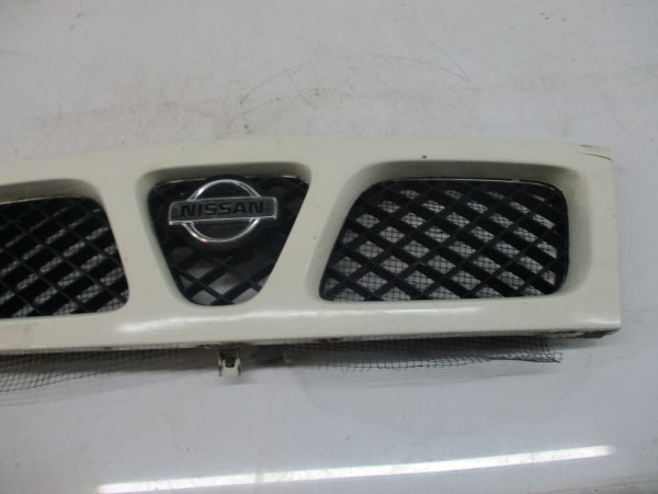 Grelha NISSAN TERRANO II (R20) | 92 - 07 Imagem-2 Grelha NISSAN TERRANO II (R20) | 92 - 07 Imagem-2