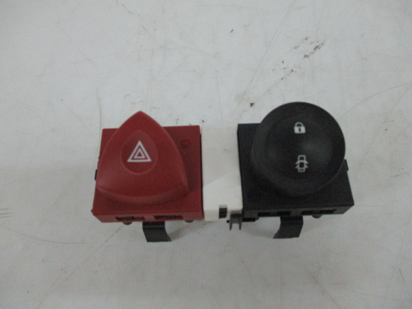 Interruptor / Botao RENAULT MEGANE II (BM0/1_, CM0/1_) | 01 - 12 Imagem-1 Interruptor / Botao RENAULT MEGANE II (BM0/1_, CM0/1_) | 01 - 12 Imagem-1