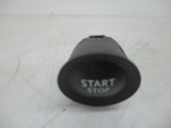 Interruptor / Botao (Start/Stop) RENAULT MEGANE II (BM0/1_, CM0/1_) | 01 - 12 Imagem-1 Interruptor / Botao (Start/Stop) RENAULT MEGANE II (BM0/1_, CM0/1_) | 01 - 12 Imagem-1