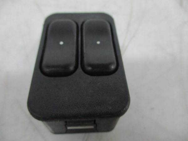 Comando/Interrutor/Botao Vidro Frente Esq OPEL CORSA C (X01) | 00 - 09 Imagem-1 Comando/Interrutor/Botao Vidro Frente Esq OPEL CORSA C (X01) | 00 - 09 Imagem-1