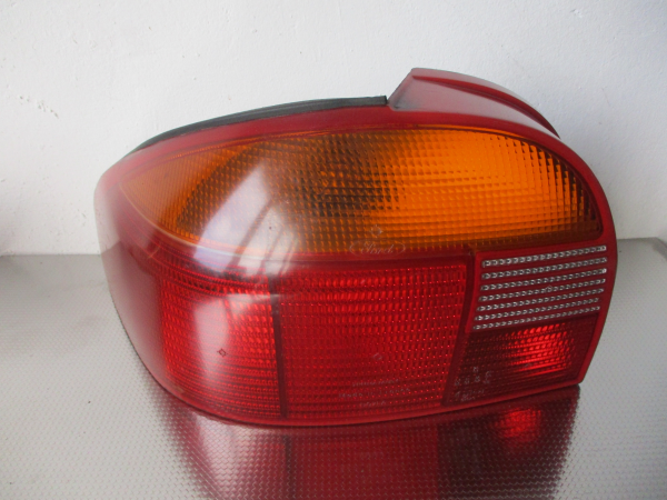 FANALE POSTERIORE SINISTRO FORD MONDEO I (GBP) | 93 - 96