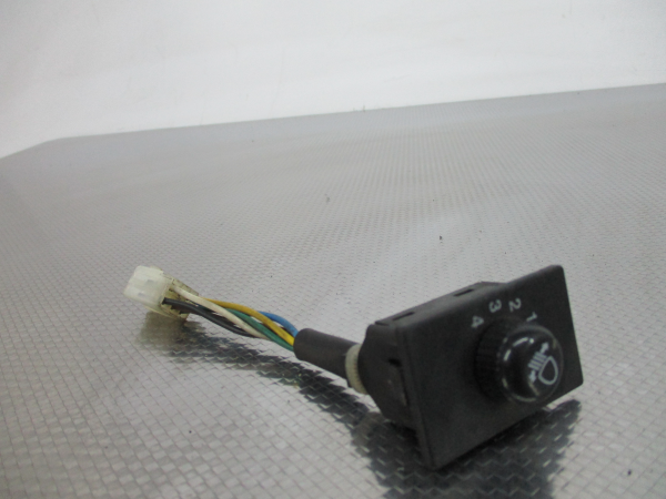 Interruptor / Botao (Regulador/Nivelador Oticas) SUZUKI VITARA (ET, TA, TD) | 88 - 02 Imagem-1 Interruptor / Botao (Regulador/Nivelador Oticas) SUZUKI VITARA (ET, TA, TD) | 88 - 02 Imagem-1