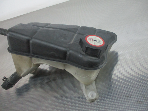Vaso Expansao / Radiador FORD MONDEO III Turnier (BWY) | 00 - 07 Imagem-1 Vaso Expansao / Radiador FORD MONDEO III Turnier (BWY) | 00 - 07 Imagem-1