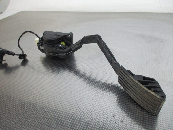Pedal Acelerador Eletrico CITROEN C5 II (RC_) | 04 - Imagem-2 Pedal Acelerador Eletrico CITROEN C5 II (RC_) | 04 - Imagem-2