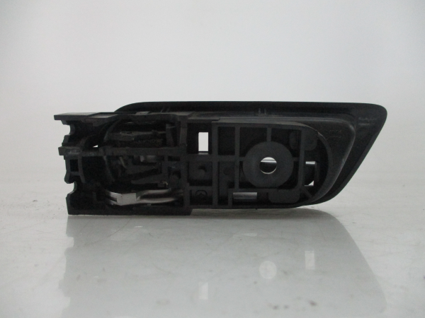 Puxador Interior Frente Dto MAZDA 6 Hatchback (GH) | 07 - 13 Imagem-1 Puxador Interior Frente Dto MAZDA 6 Hatchback (GH) | 07 - 13 Imagem-1