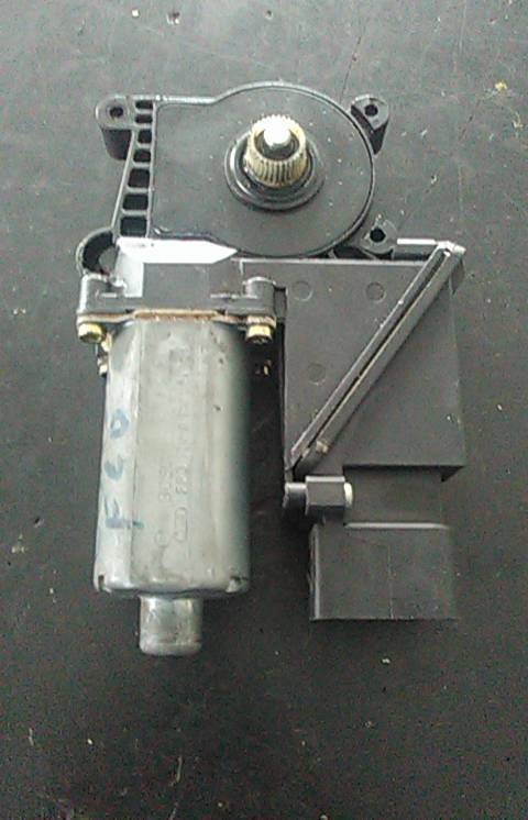 Motor Elevador Porta Frente Dto MERCEDES-BENZ A-CLASS (W168) | 97 - 05 Imagem-2 Motor Elevador Porta Frente Dto MERCEDES-BENZ A-CLASS (W168) | 97 - 05 Imagem-2