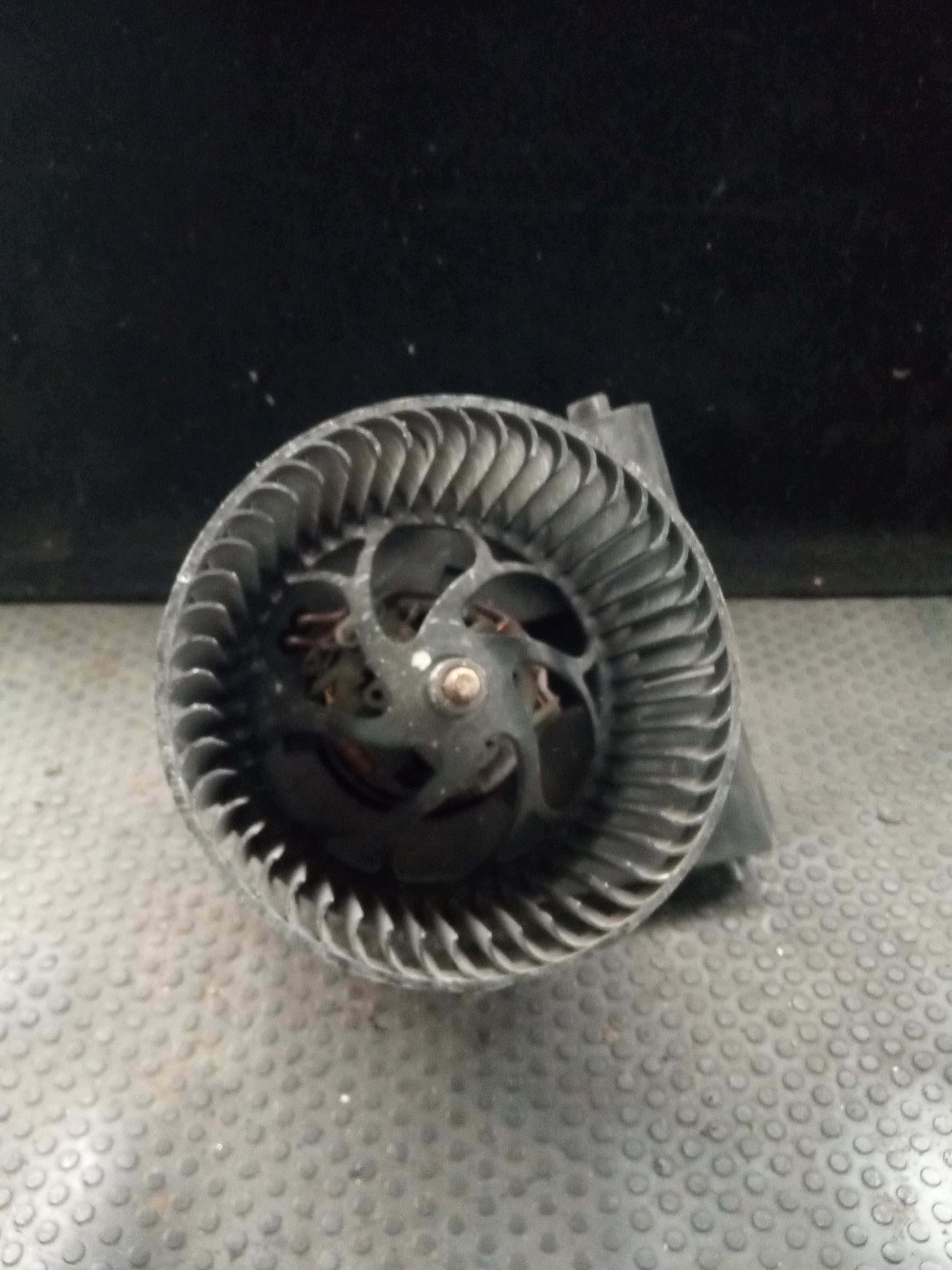 Motor Chaufagem AUDI A3 (8L1) | 96 - 06 Imagem-2 Motor Chaufagem AUDI A3 (8L1) | 96 - 06 Imagem-2