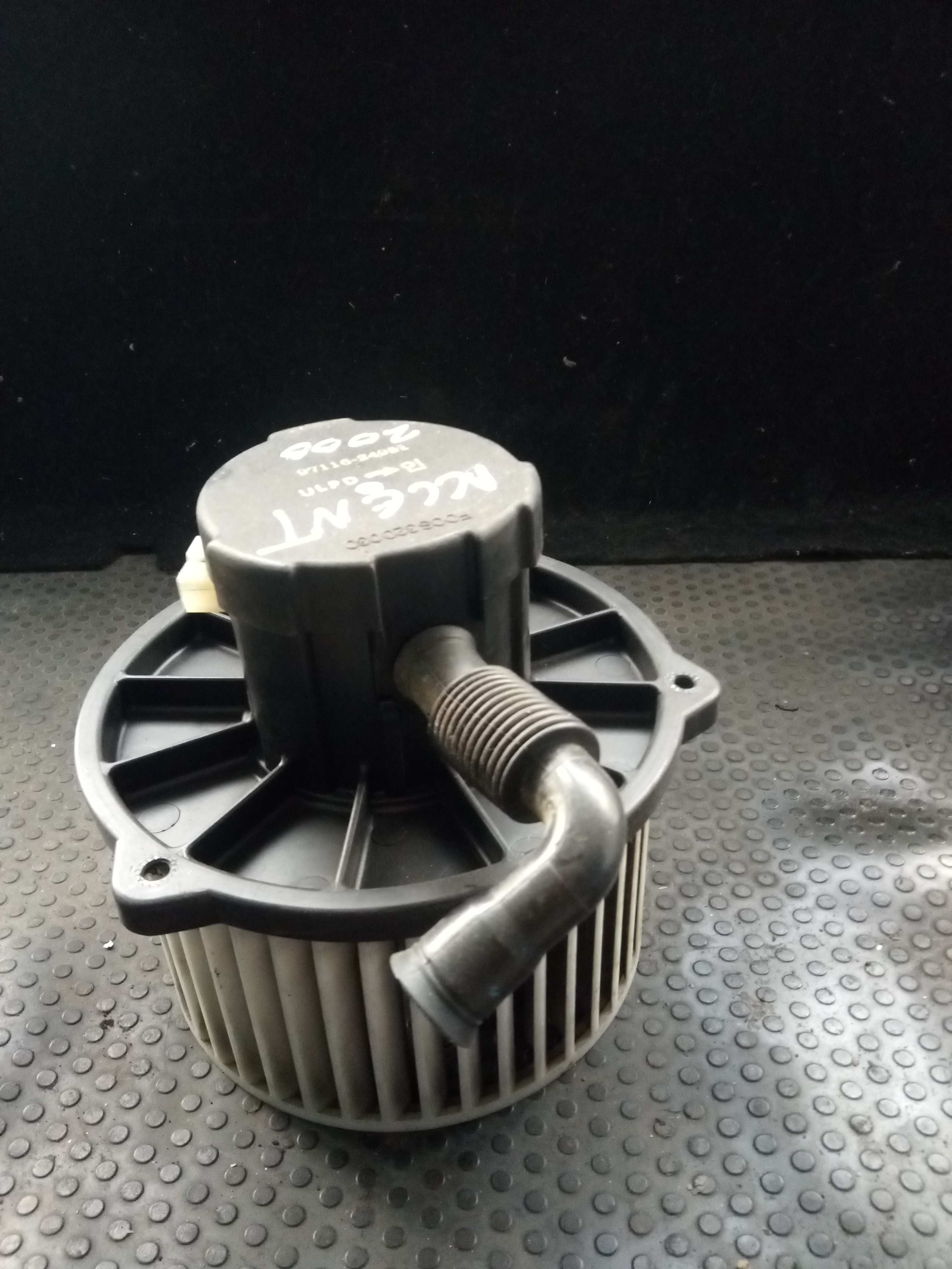 Motor Chaufagem HYUNDAI ACCENT II três volumes (LC) | 99 - 17 Imagem-2 Motor Chaufagem HYUNDAI ACCENT II três volumes (LC) | 99 - 17 Imagem-2