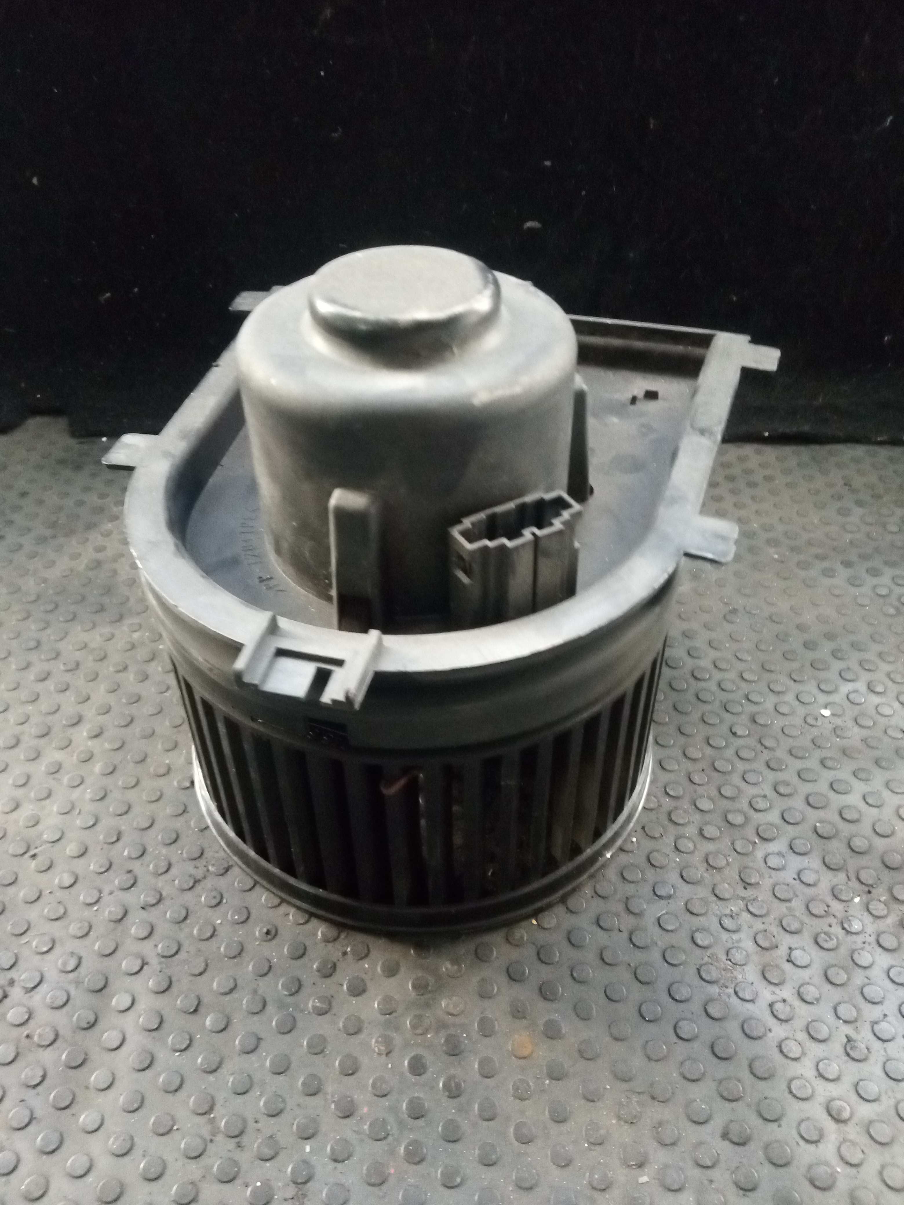 Motor Chaufagem AUDI A3 (8L1) | 96 - 06 Imagem-2 Motor Chaufagem AUDI A3 (8L1) | 96 - 06 Imagem-2