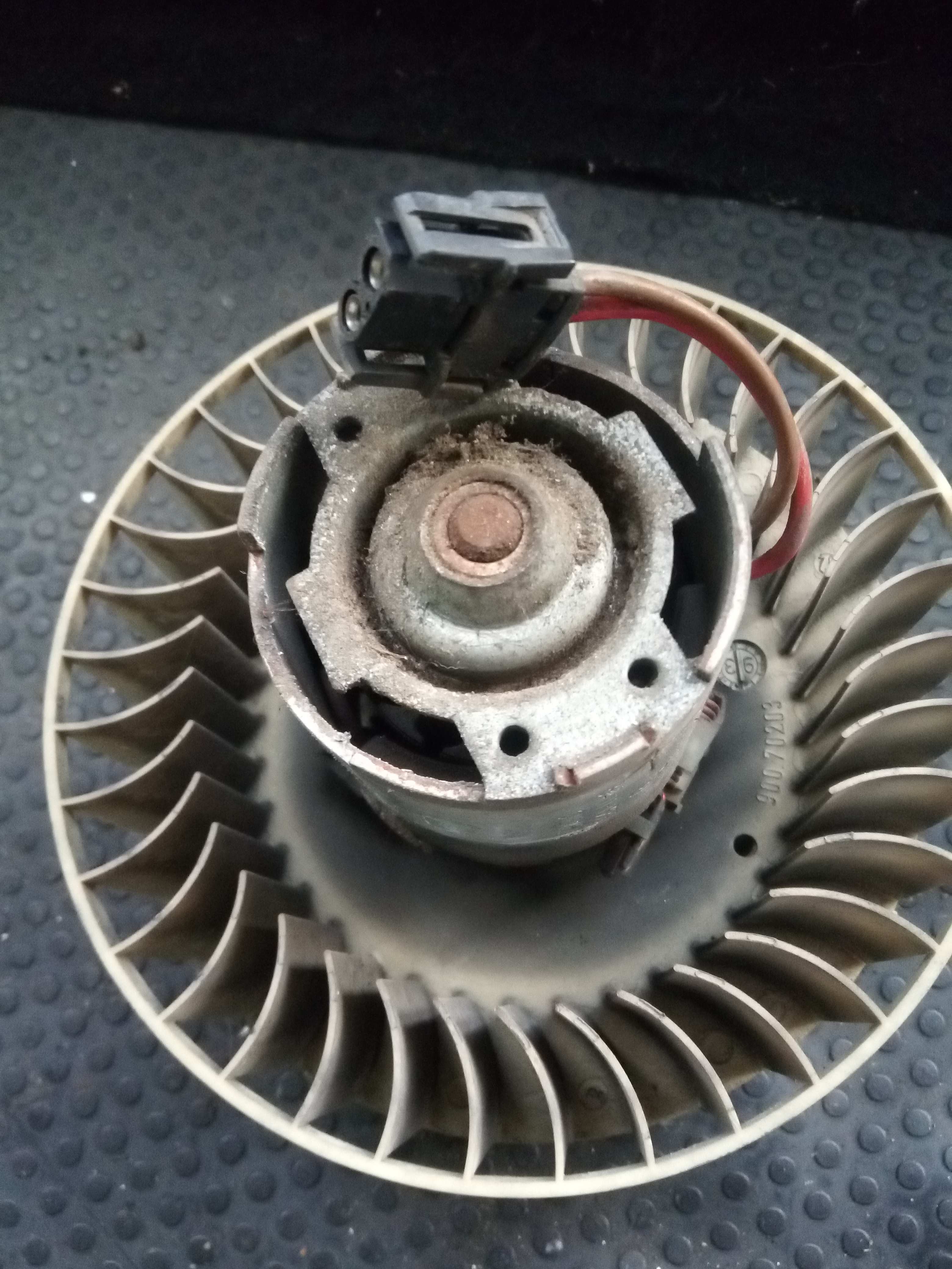 Motor Chaufagem BMW 3 (E36) | 90 - 98 Imagem-1 Motor Chaufagem BMW 3 (E36) | 90 - 98 Imagem-1