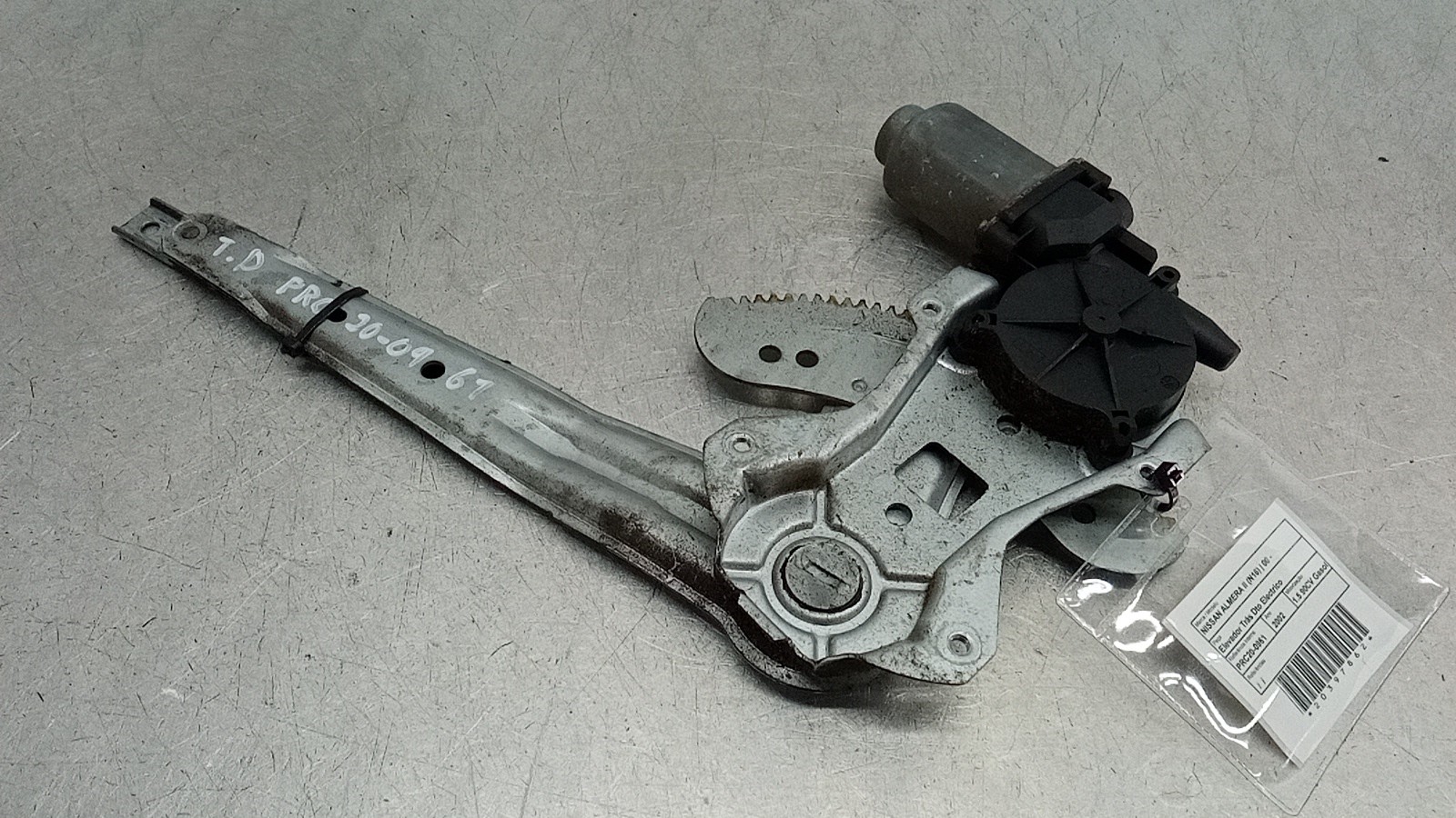 Lève-vitre arrière droit électrique NISSAN ALMERA II (N16) | 00 - 