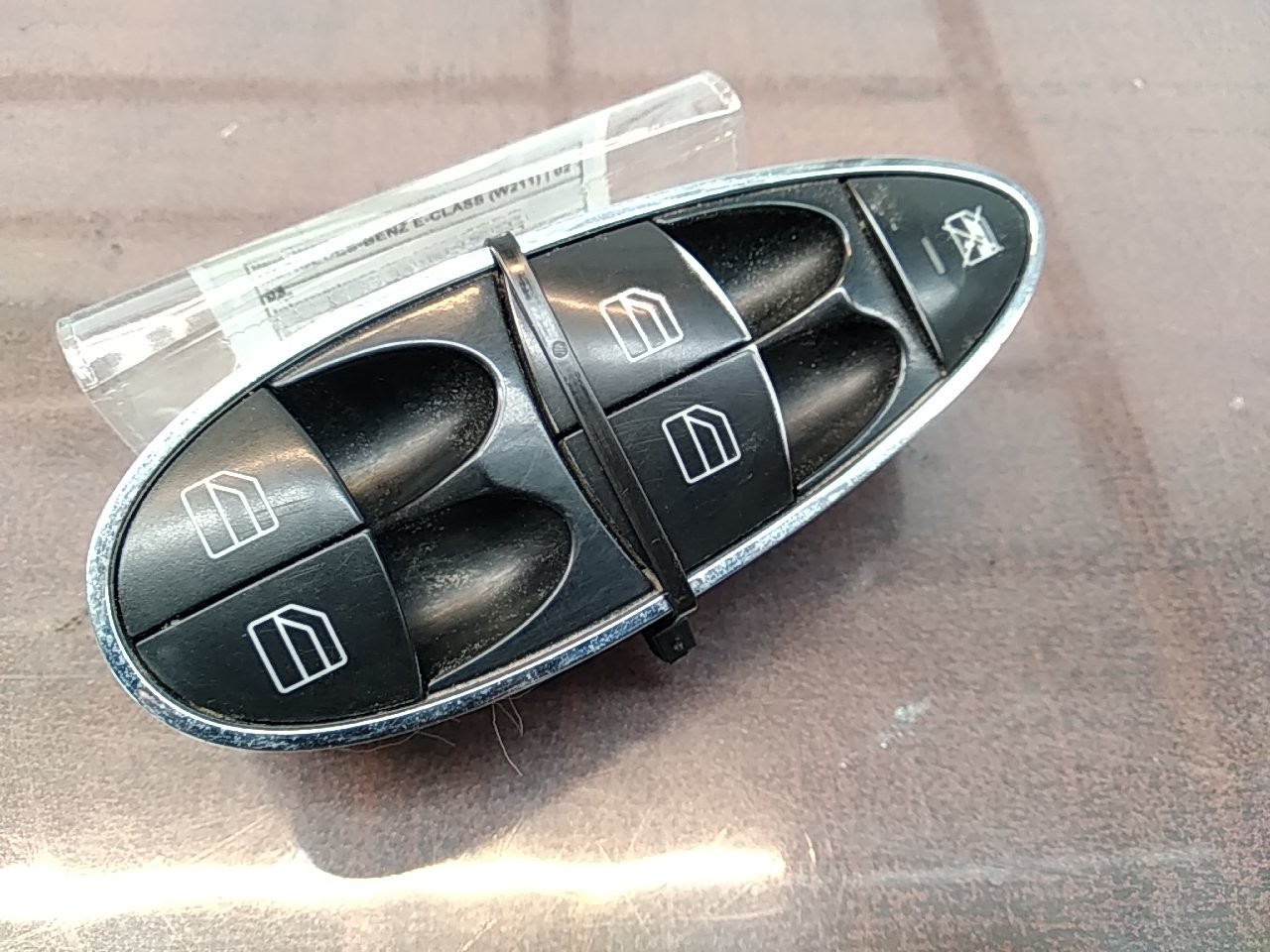 Interrupteur de vitre avant gauche MERCEDES-BENZ E-CLASS (W211) | 02 - 09