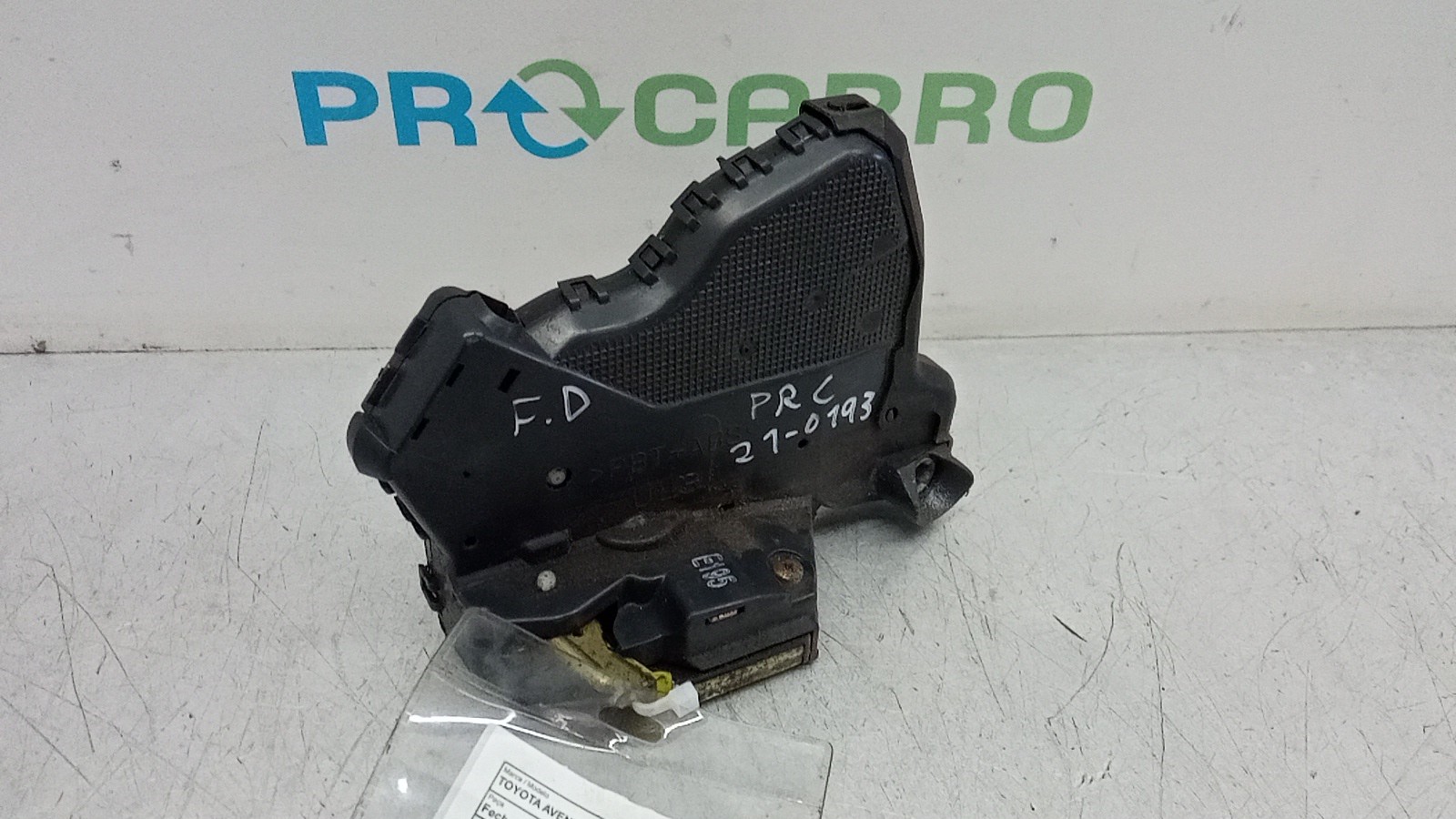 Front right lock TOYOTA AVENSIS (_T25_) | 03 - 08