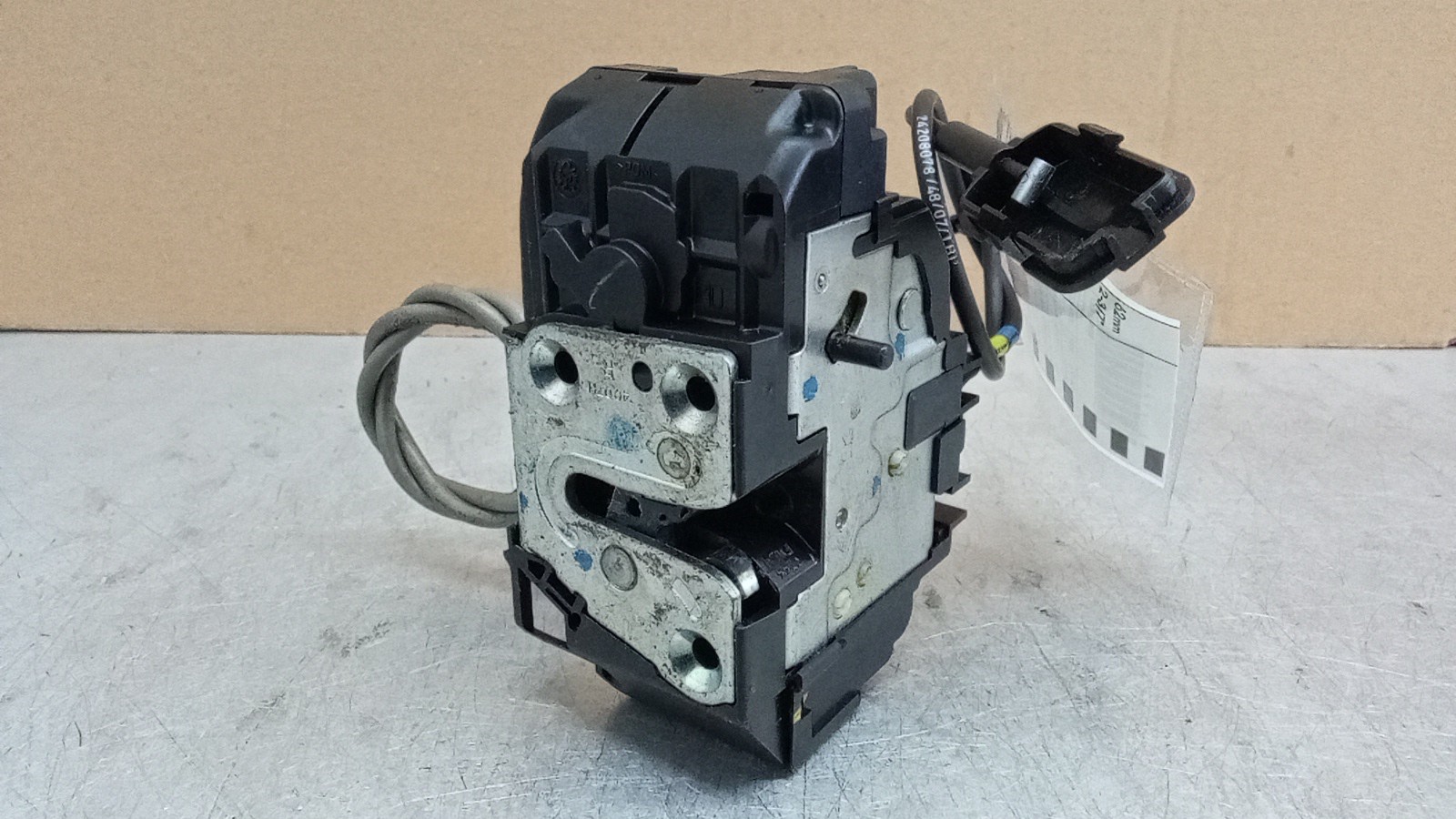 Rear right lock NISSAN NOTE (E11, NE11) | 05 - 13 Imagem-2