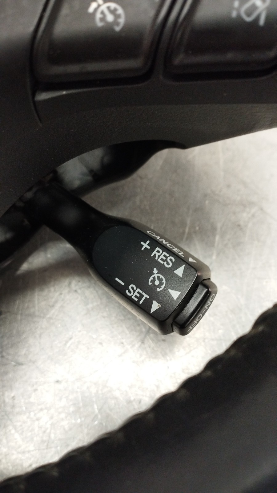 Steering wheel TOYOTA AVENSIS três volumes (_T27_) | 08 - 18 Imagem-3