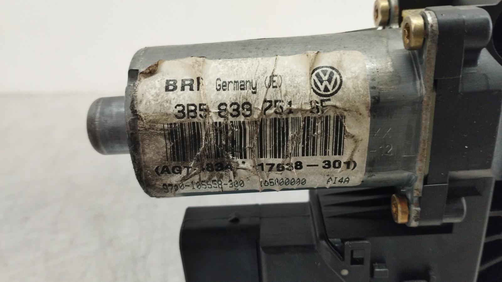 Rear Left Window Electrical Motor VOLKSWAGEN PASSAT (3B3) | 00 - 05 Imagem-2