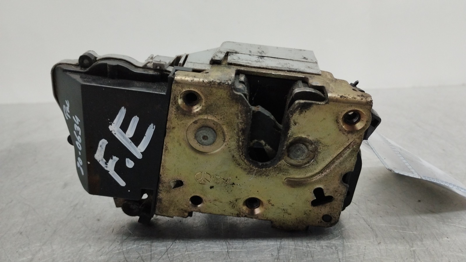 Front left lock PEUGEOT 406 (8B) | 95 - 05