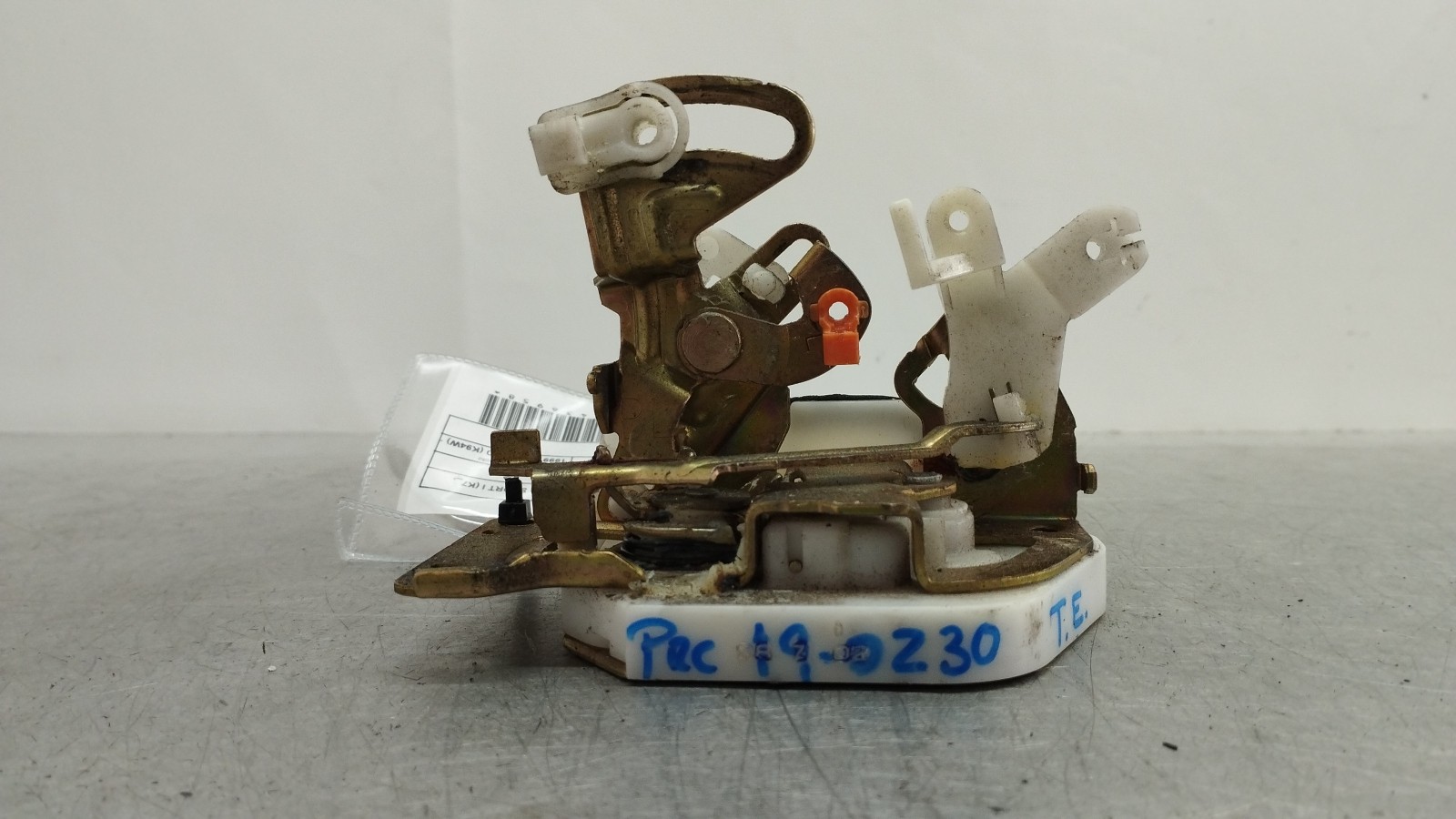 Serrure de porte arriere gauche MITSUBISHI PAJERO SPORT I (K7_, K9_) | 96 - 