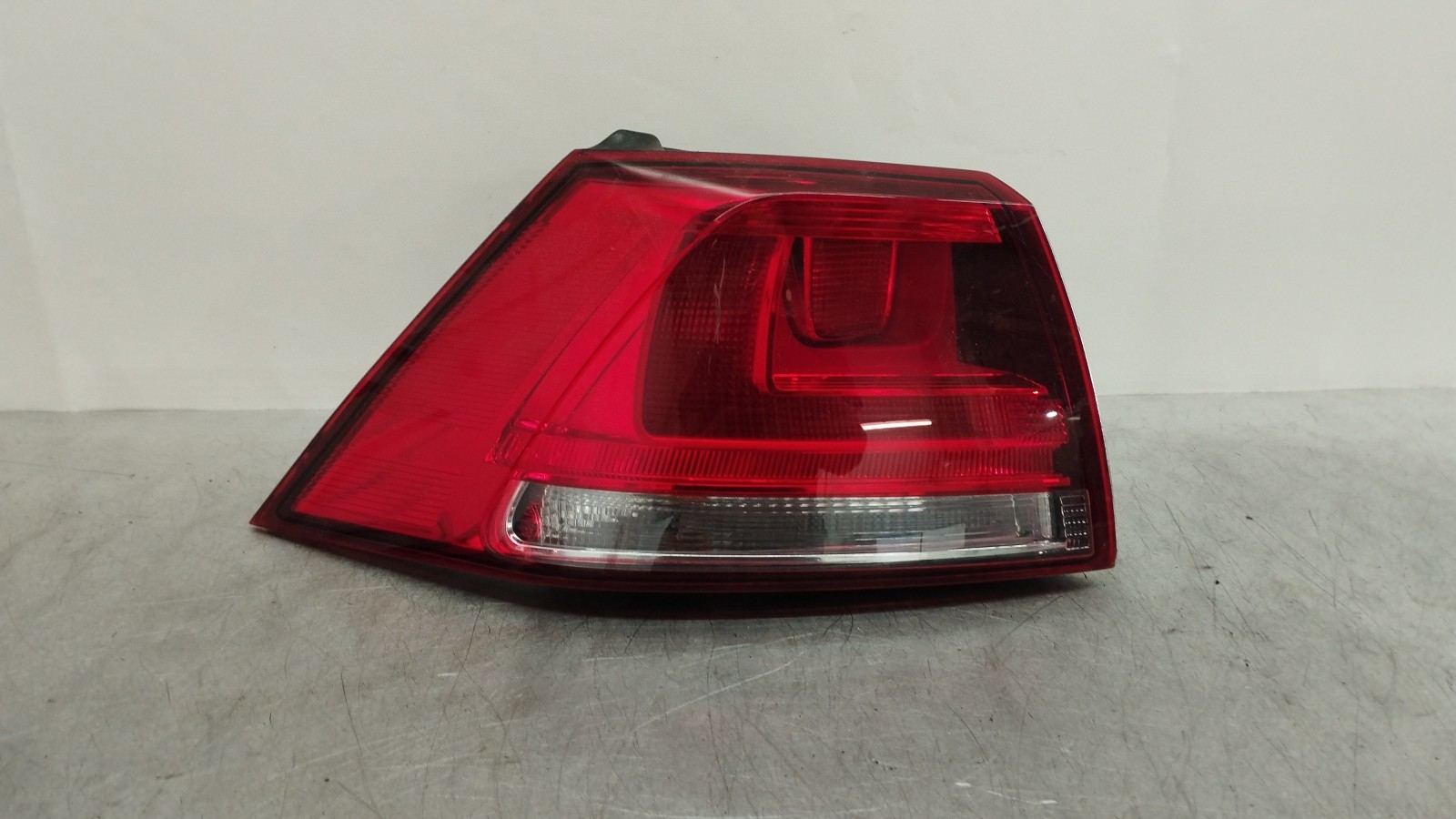 Farolim Stop Esq VOLKSWAGEN GOLF VII (5G1, BQ1, BE1, BE2) | 12 - 