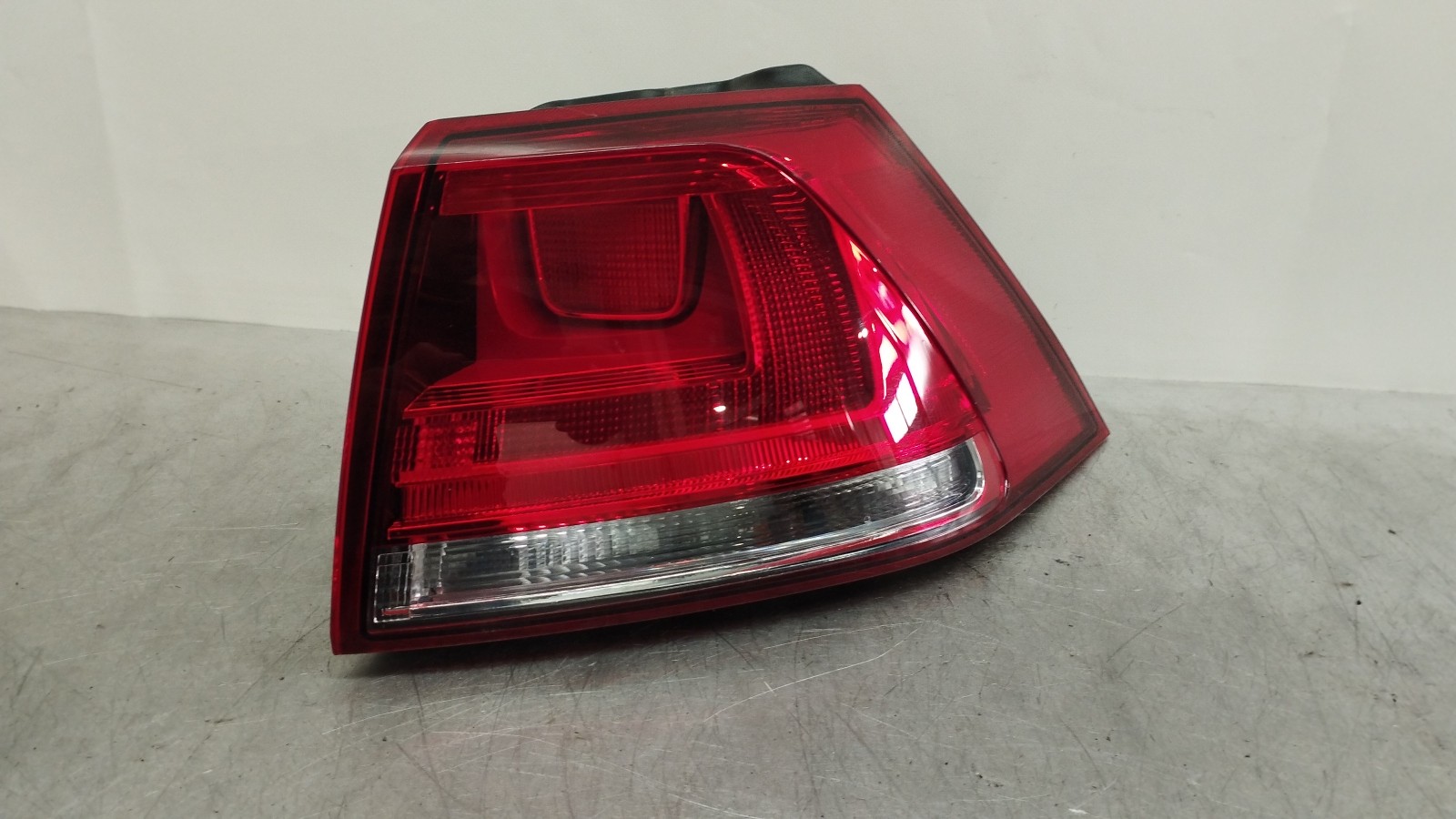 Farolim Stop Dto VOLKSWAGEN GOLF VII (5G1, BQ1, BE1, BE2) | 12 - 