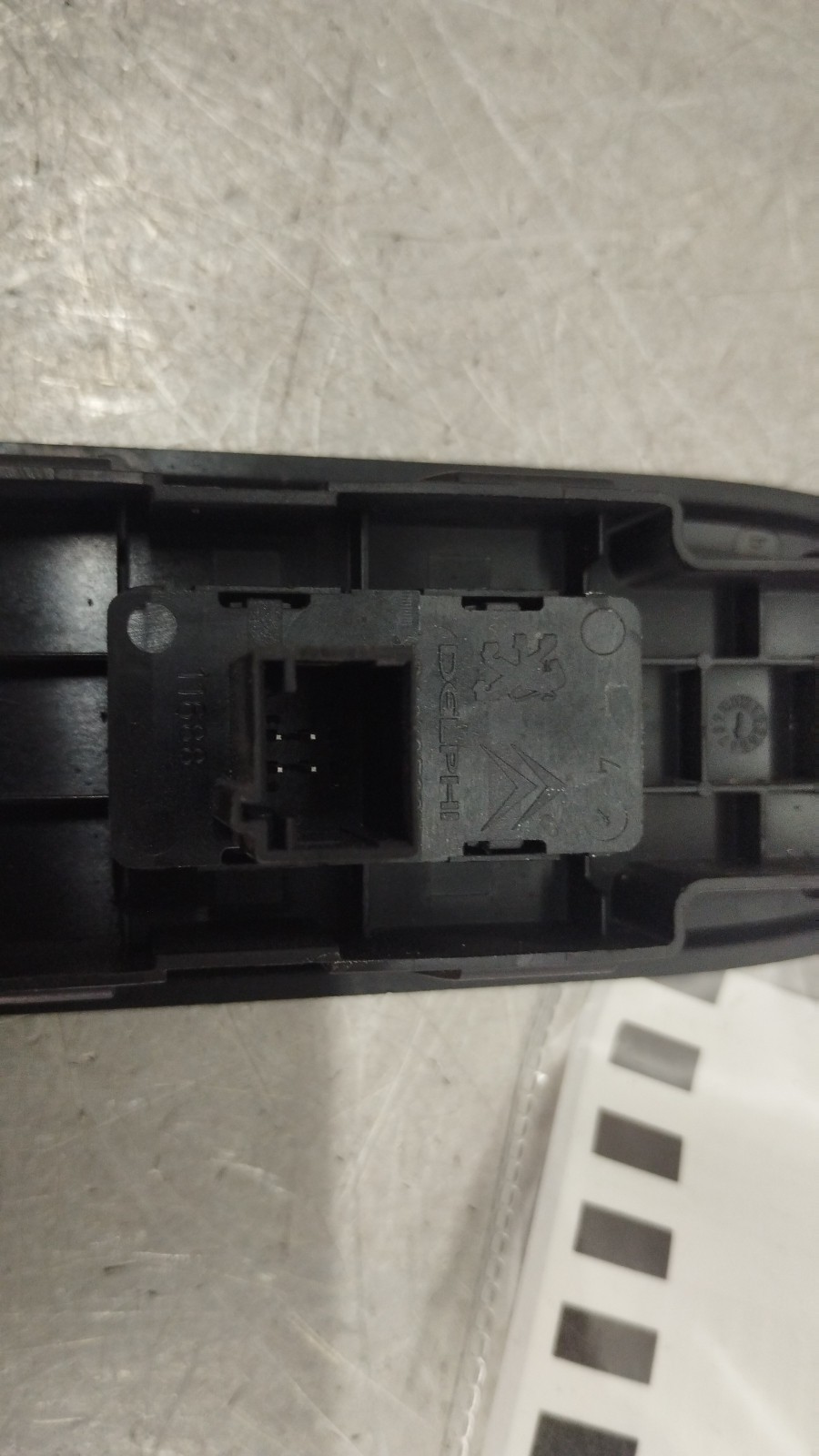 Interrupteur de vitre avant droite PEUGEOT 308 I (4A_, 4C_) | 07 - 16 Imagem-1