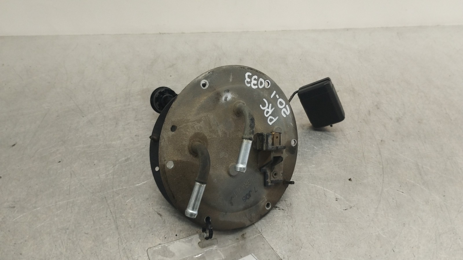 Pompe à carburant  MAZDA 323 P V (BA) | 96 - 98