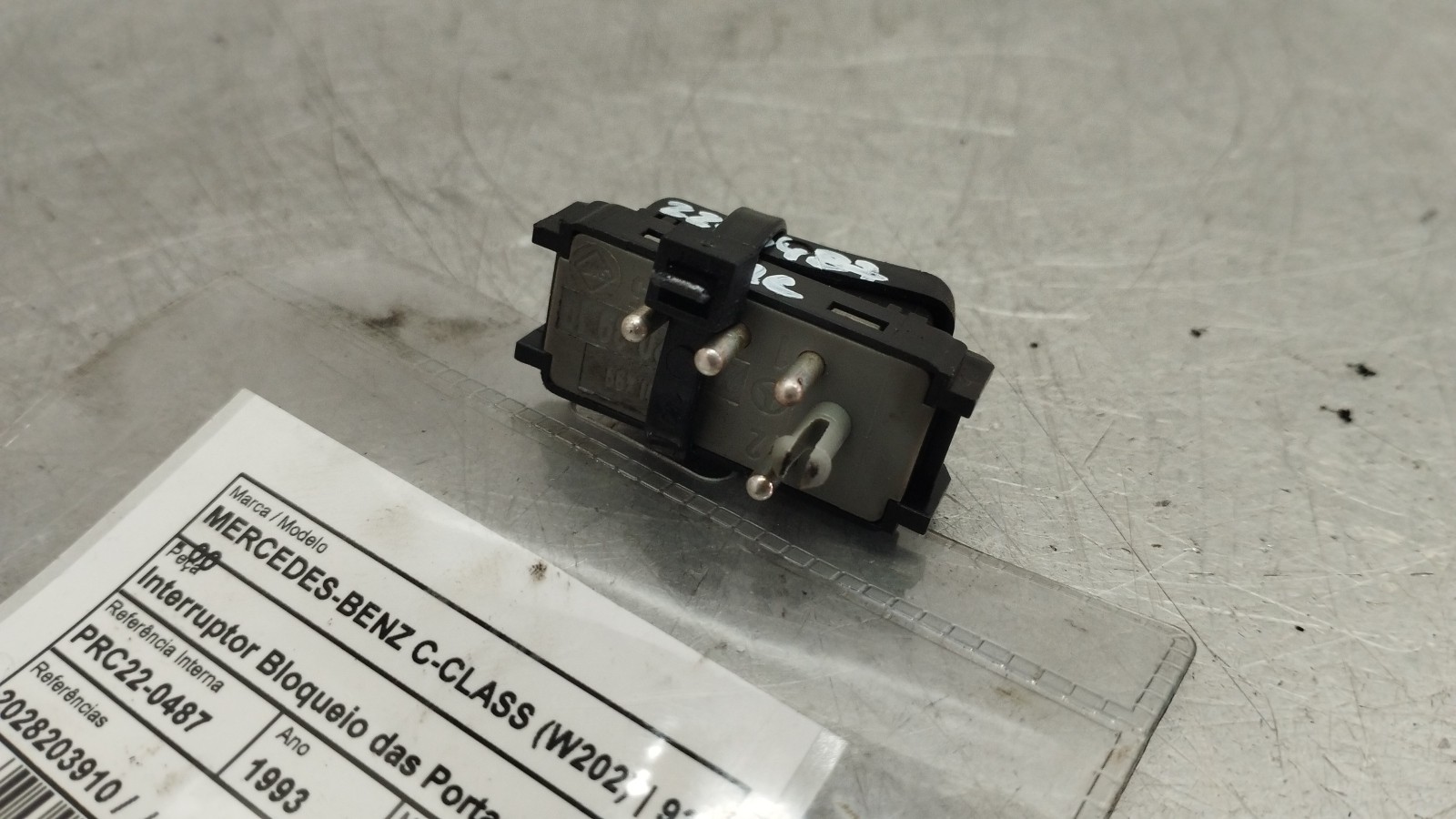 Interrupteur de verrouillage de porte MERCEDES-BENZ C-CLASS (W202) | 93 - 00 Imagem-1