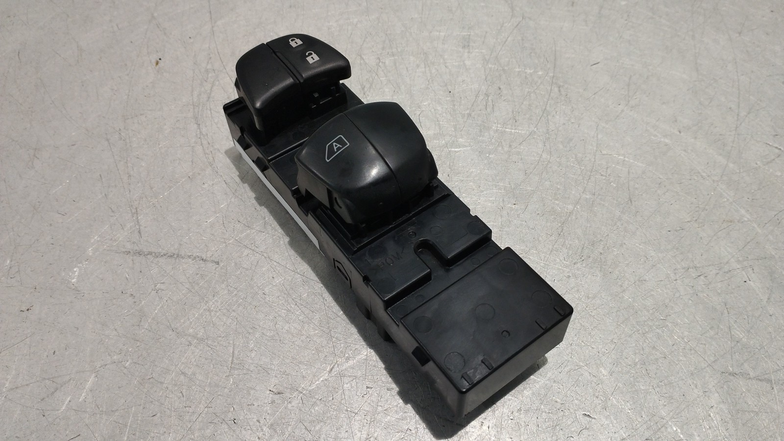 Interrupteur de vitre avant gauche NISSAN MICRA V (K14) | 16 - 