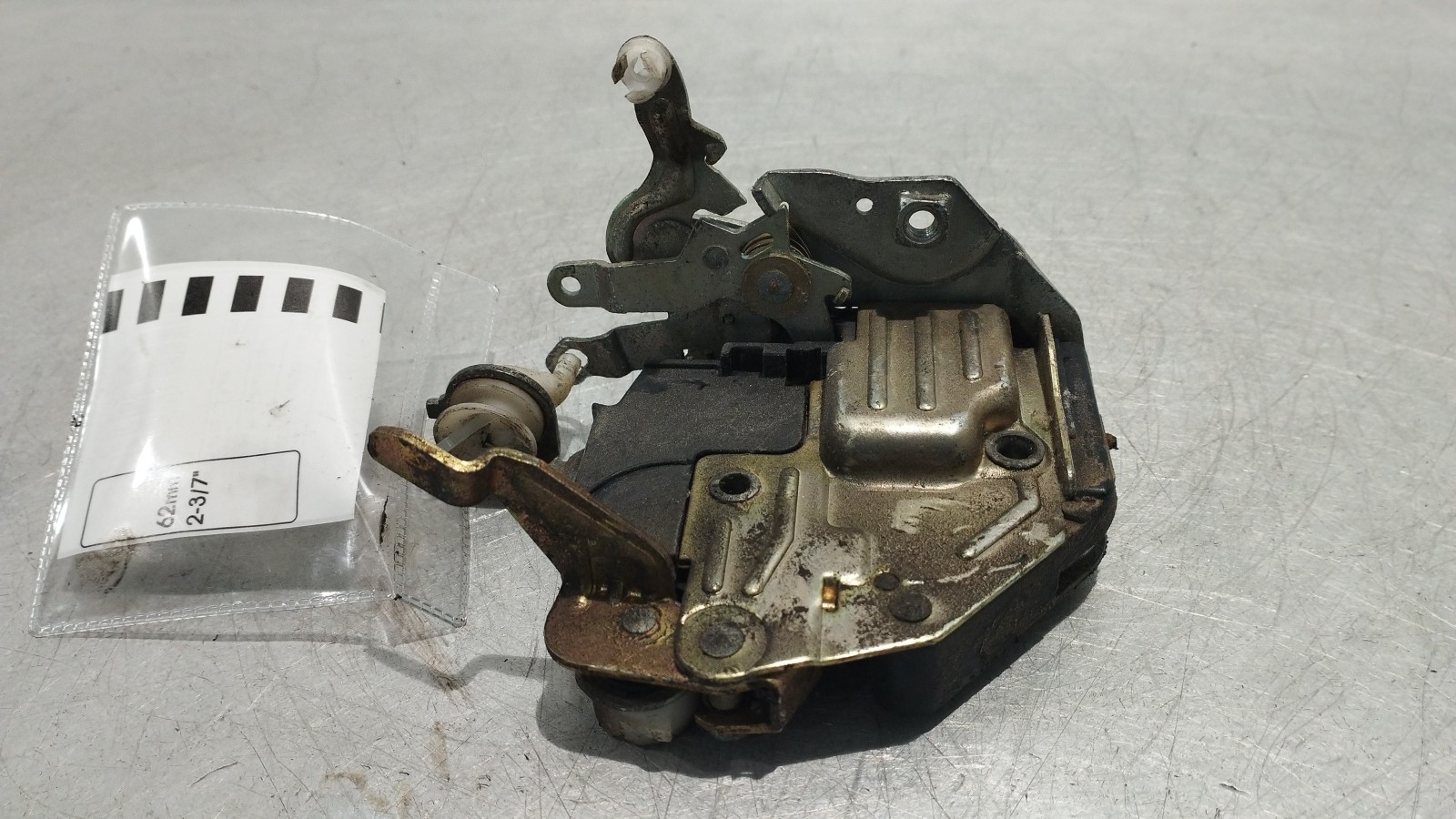 Serrure de porte avant droite MERCEDES-BENZ 200 - 320 TE (124T) | 85 - 93