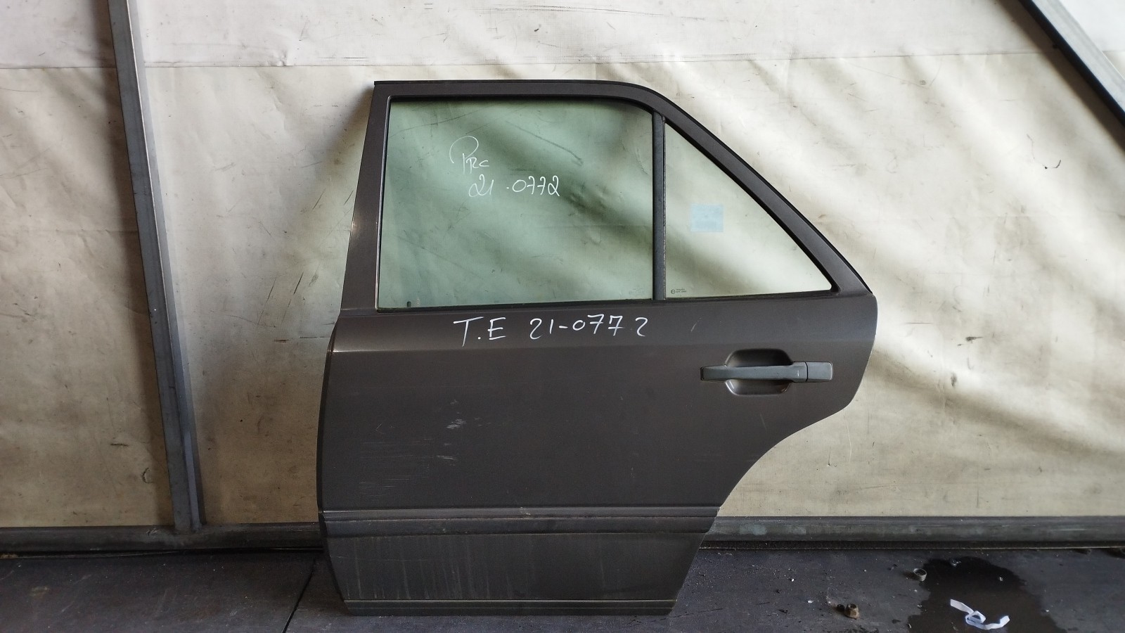 Porte arrière gauche MERCEDES-BENZ 200 - 320 TE (124T) | 85 - 93