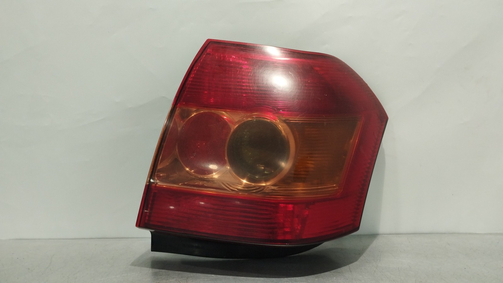 Left Tail Light  TOYOTA COROLLA (_E12_) | 01 - 07 Imagem-0