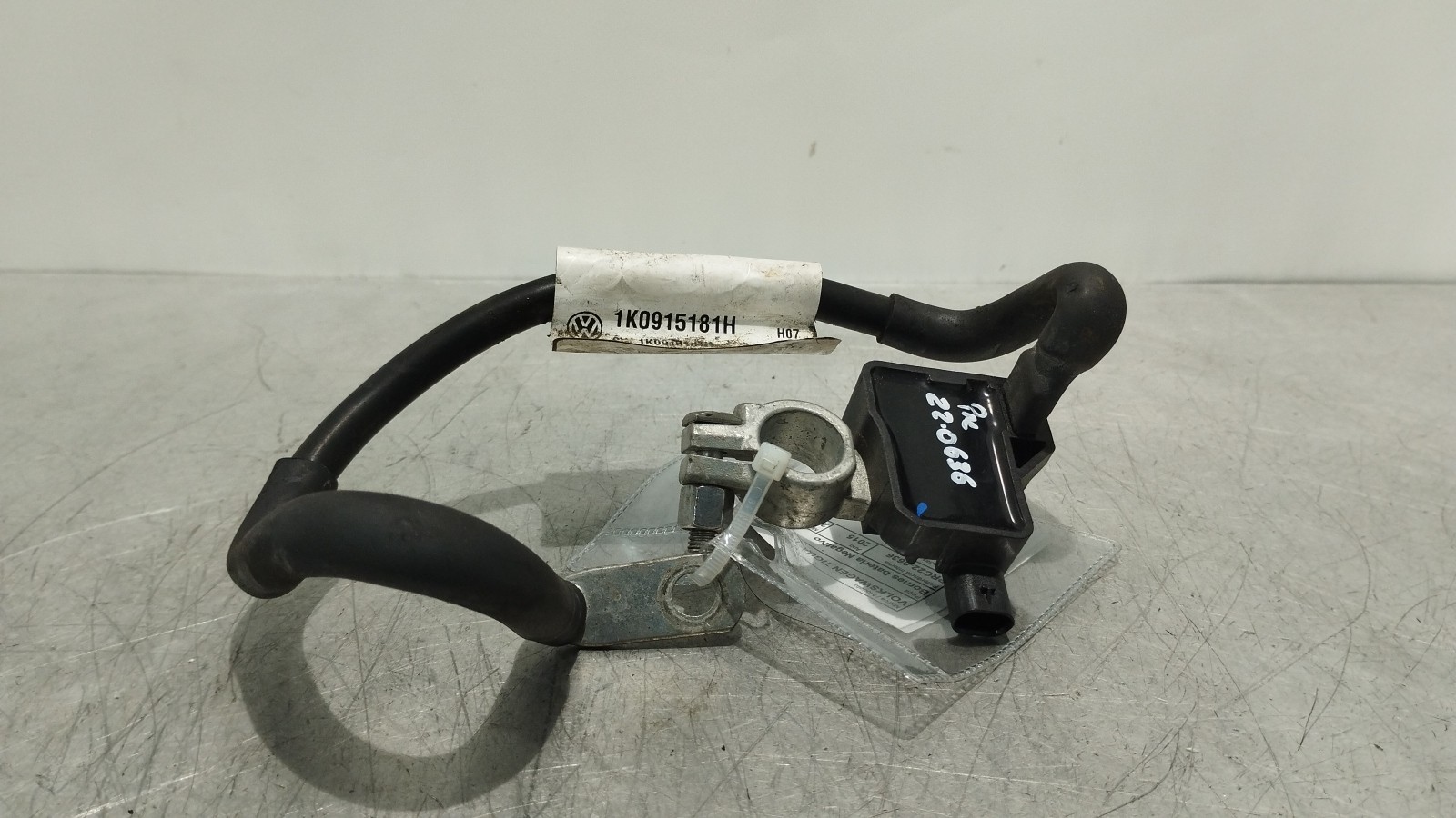 Borne négative de la batterie VOLKSWAGEN TIGUAN (5N_) | 07 - 18