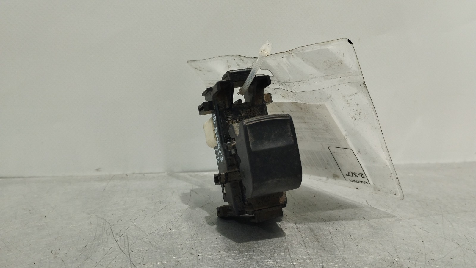 Interrupteur de vitre avant droite TOYOTA YARIS (_P9_) | 05 - 14 Imagem-0