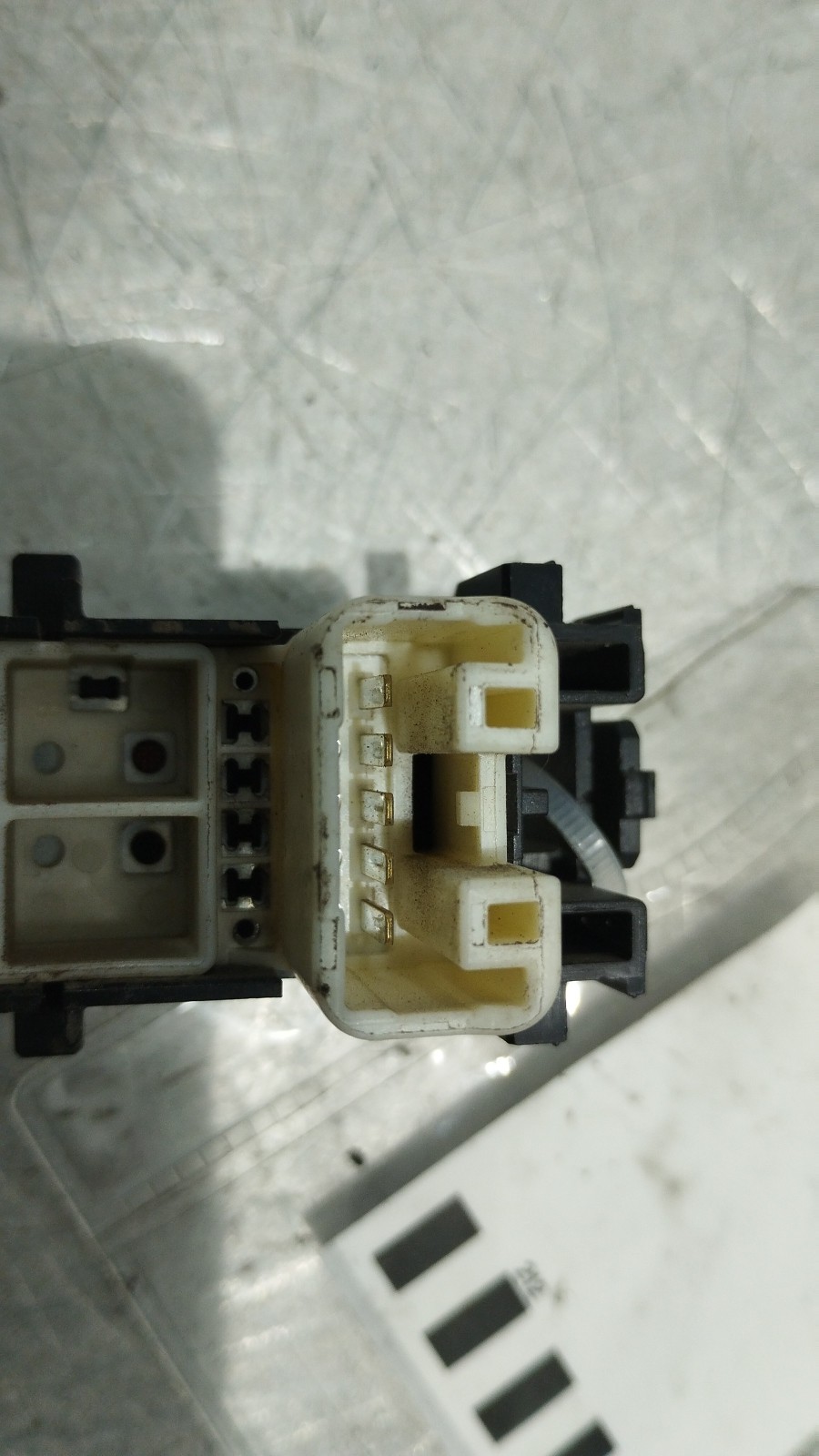 Interrupteur de vitre avant droite TOYOTA YARIS (_P9_) | 05 - 14 Imagem-1