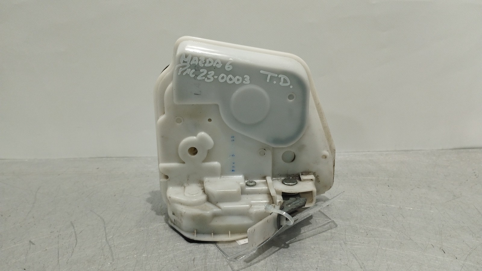 Serrure de porte arriere droite MAZDA 6 três volumes (GJ, GL) | 12 - 
