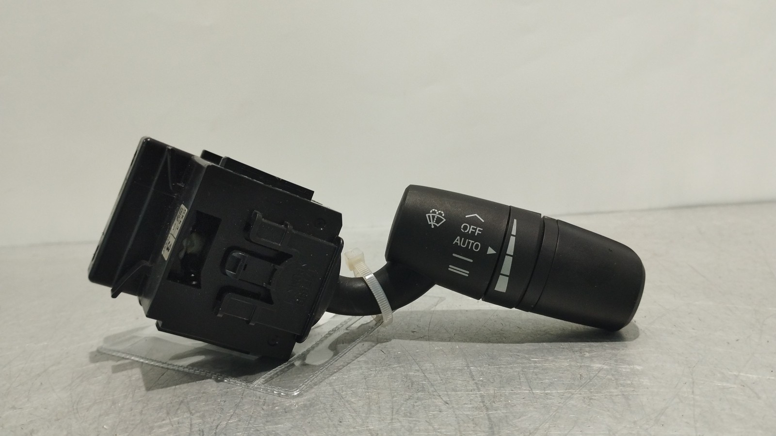 Commodo Essuie Glace MAZDA 6 três volumes (GJ, GL) | 12 - 